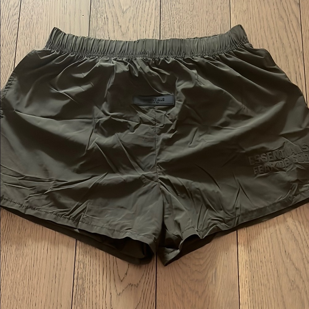 Essentials Fear of God Green Shorts
